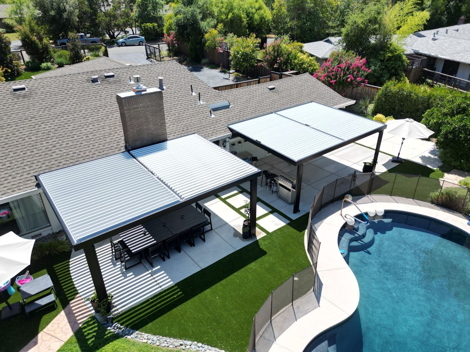 Sacramento hardscape patio with fire pit and outdoor lighting